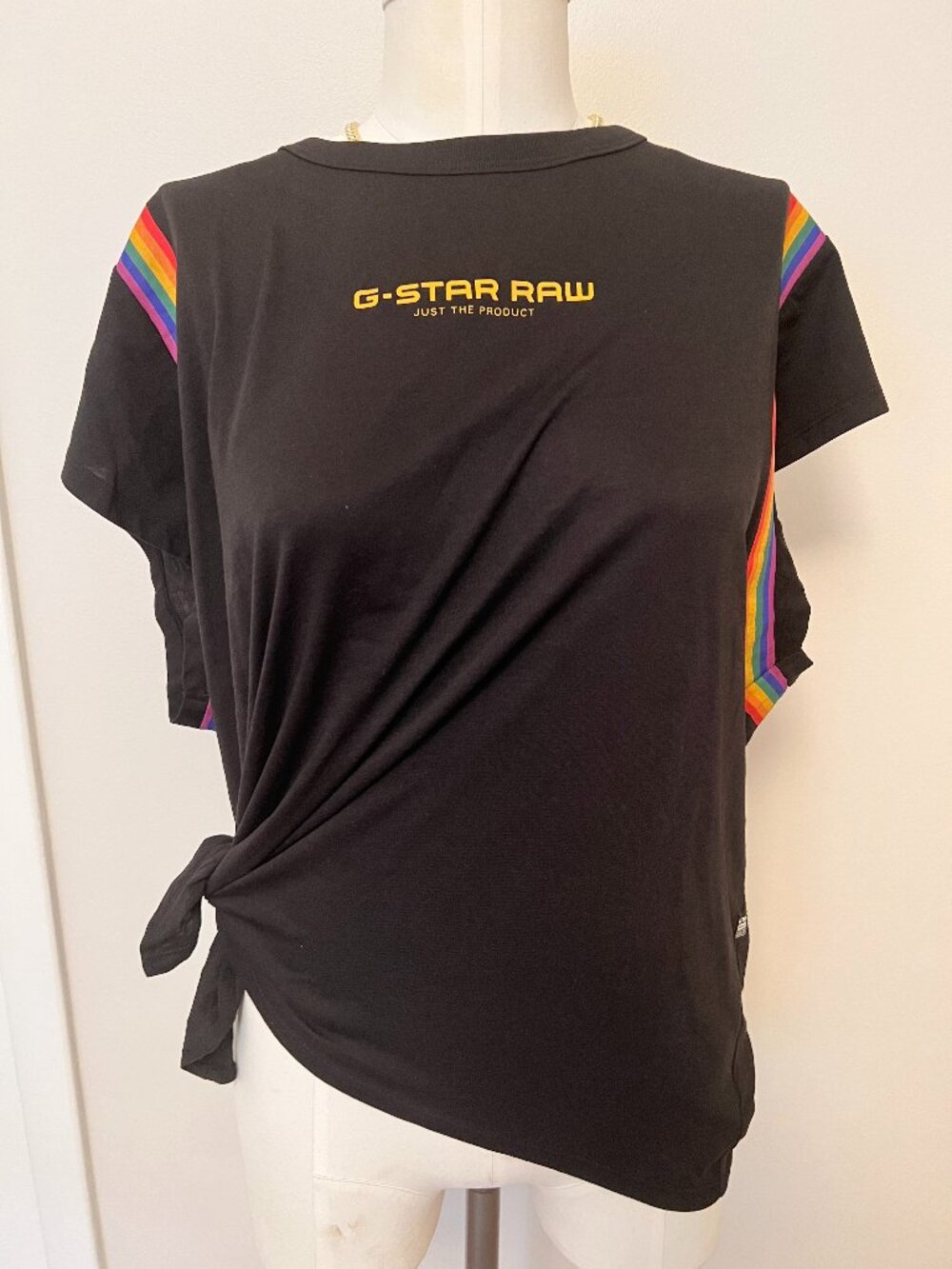 G-STAR , XL black top w/rainbow striped sleeve edges